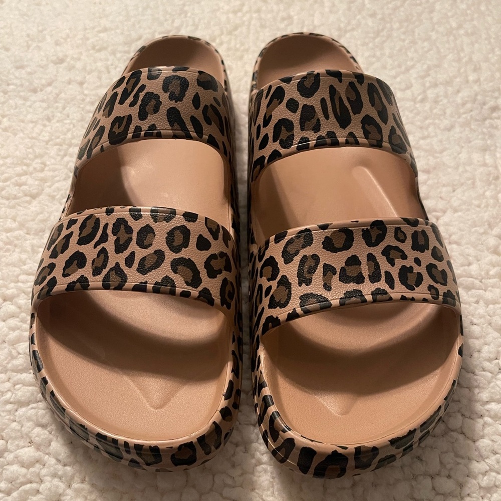 Slip on sandals size 9 leopard print